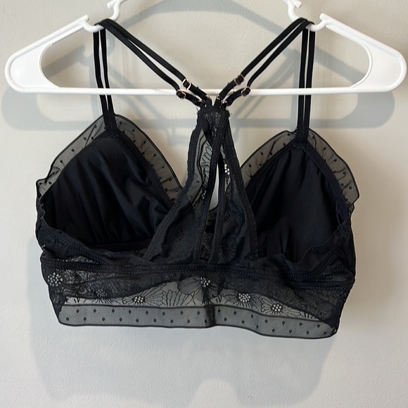 Aerie size L wireless bralette black lace with ruffle detail racerback pull on - Picture 2 of 12